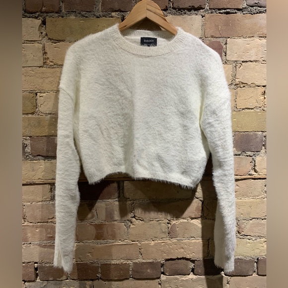 Bardot cropped fuzzy sweater - Picture 2 of 4